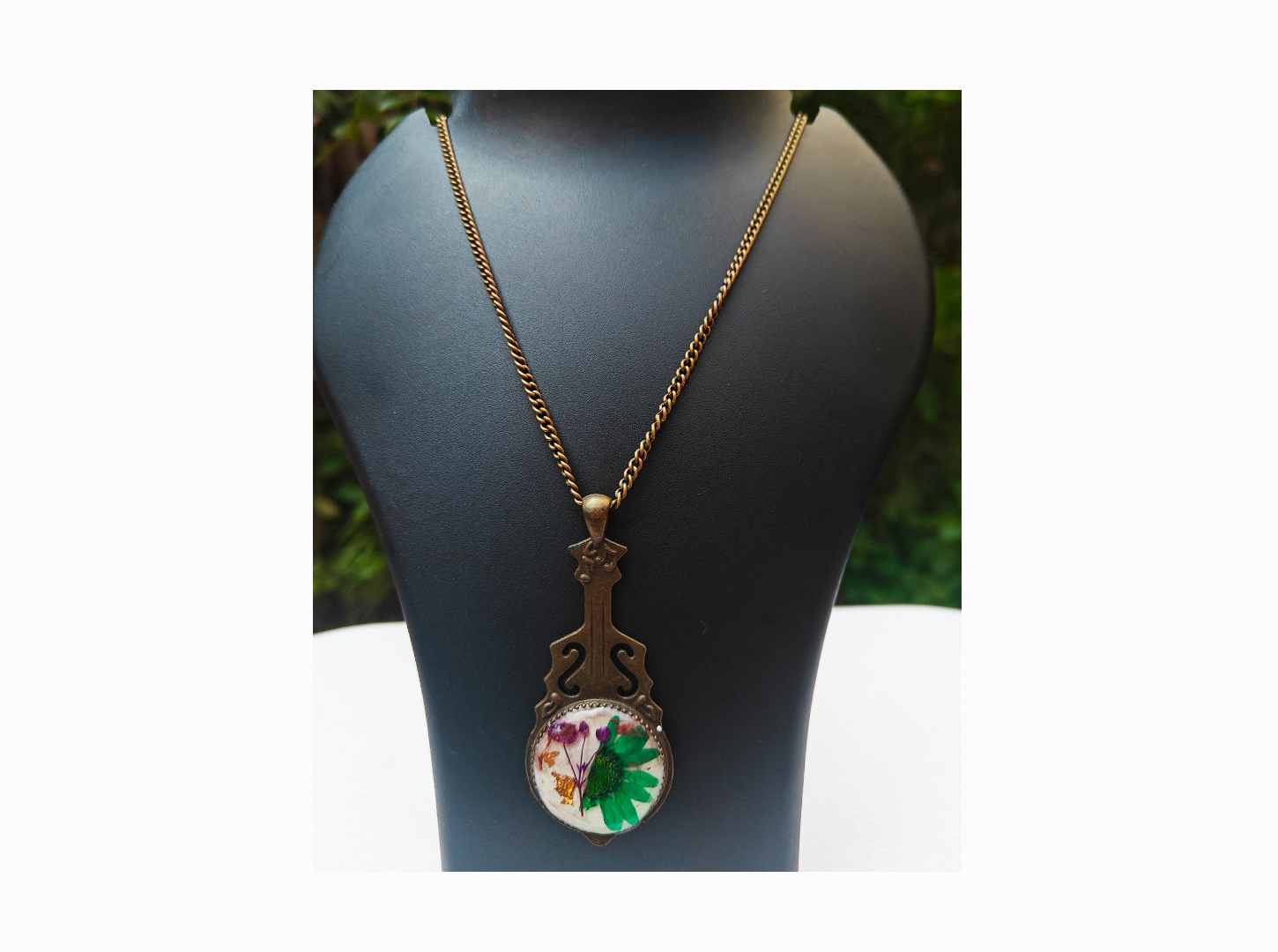 Resin Chain Pendants  (ARP/001)