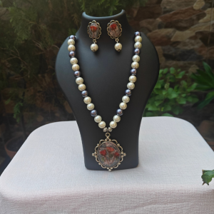 Resin Necklace (ARN/016)